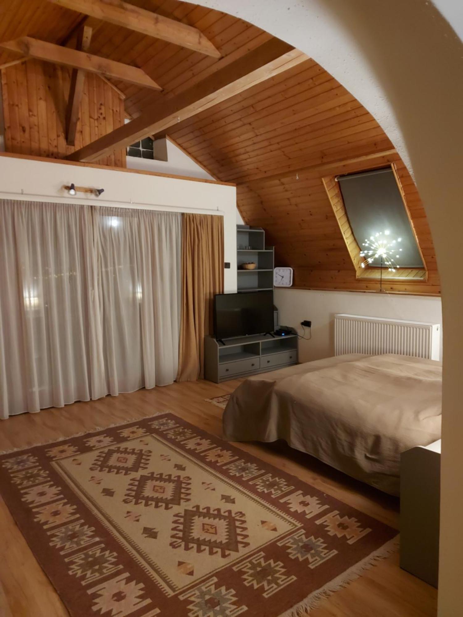 Attila-Apartman Budaoers Eksteriør billede